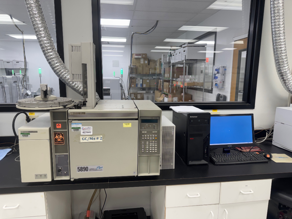 Image of Hewlett Packard 5890 Series II GC/MS System